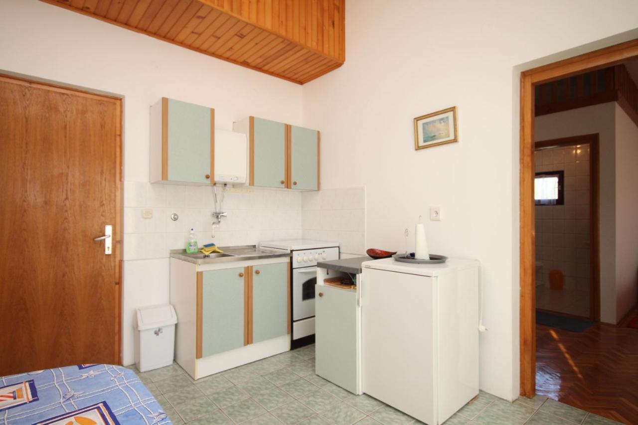 Apartments By The Sea Kali, Ugljan - 8202 Exterior foto